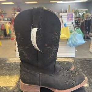 Roper Black Suede Lace-Up Western Boots with Embroidered Detailing